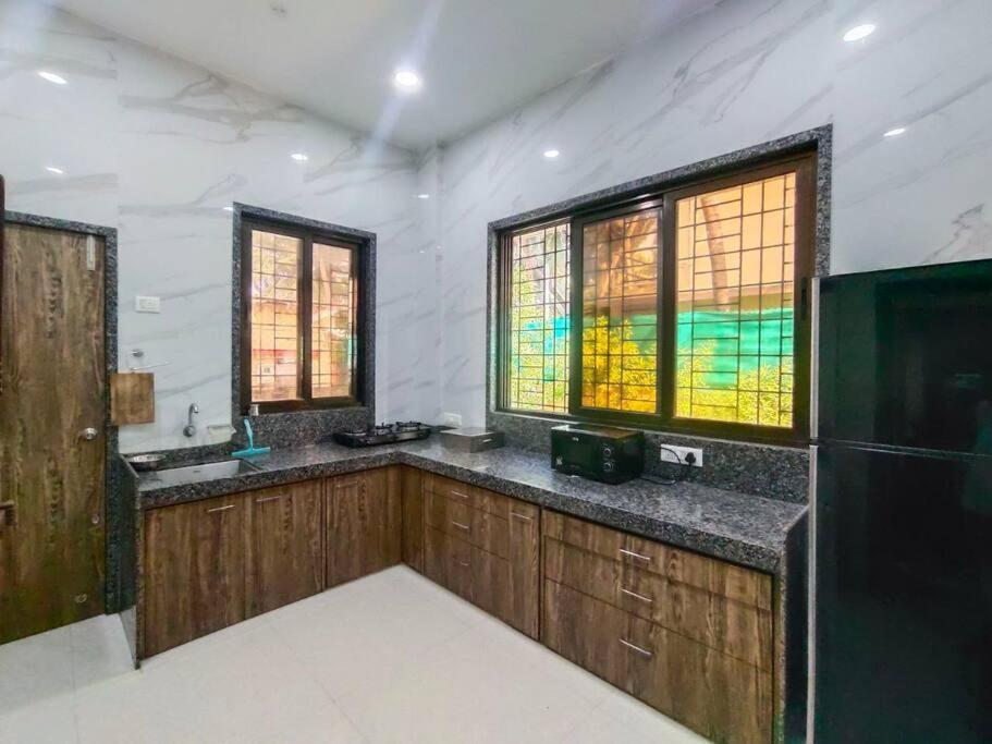 Gk Beach House 5Bhk Pvt Pool Villa Mumbai Bagian luar foto